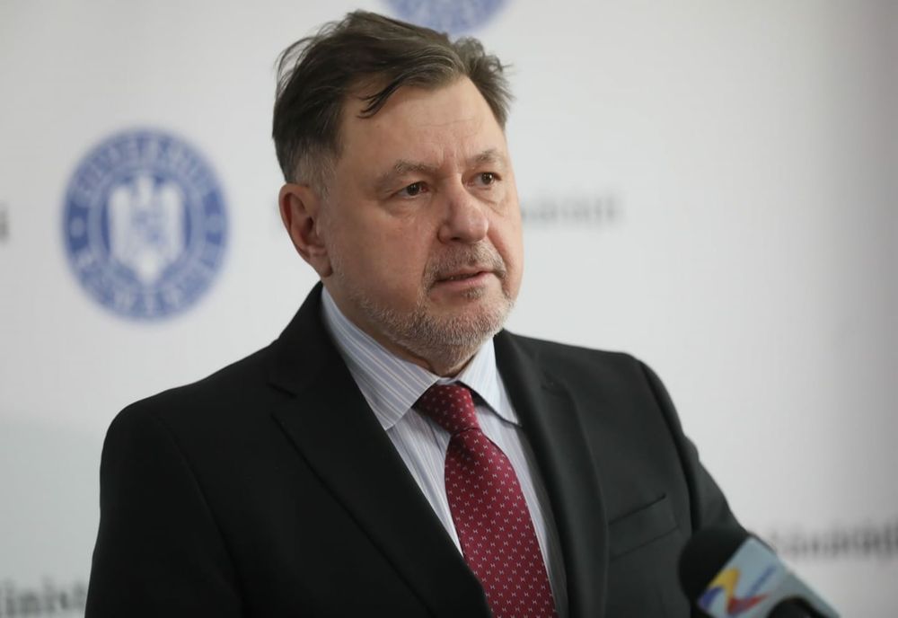 Numărul cazurilor de COVID s-a DUBLAT într-o săptămână! Rafila: "Sfatul meu e să utilizeze masca în interior"