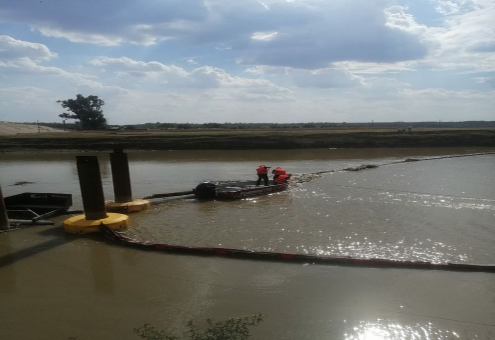FOTO Amplă operațiune de căutare a unui bărbat în râul Ialomița