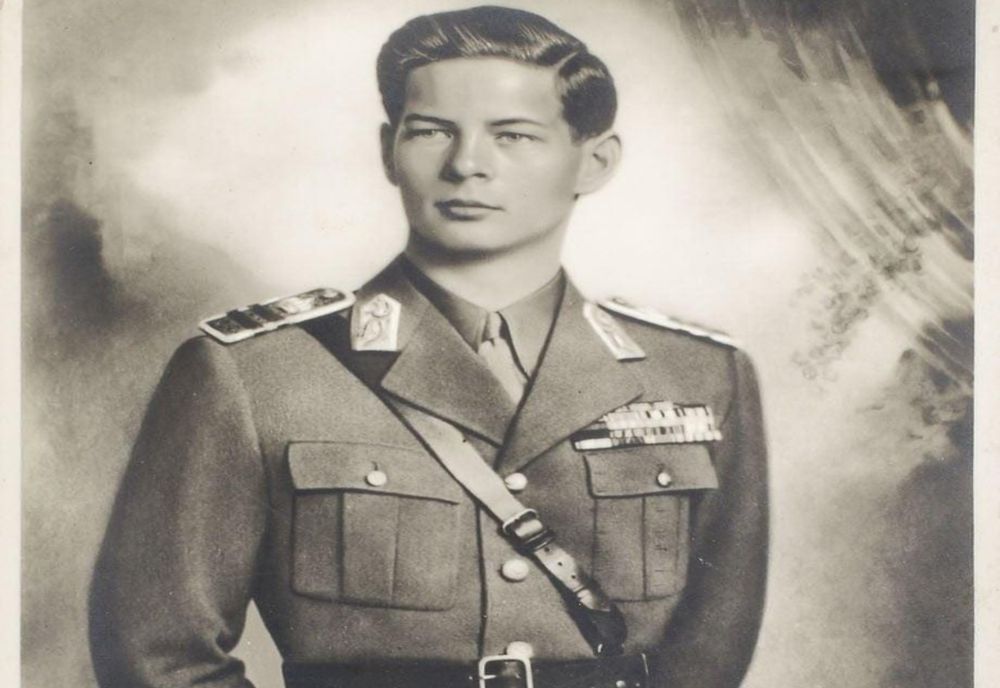 25 octombrie - Ziua Armatei Române și ziua de naștere a Regelui Mihai I