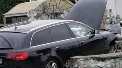 Fără permis a intrat cu mașina direct în gardul cimitirului