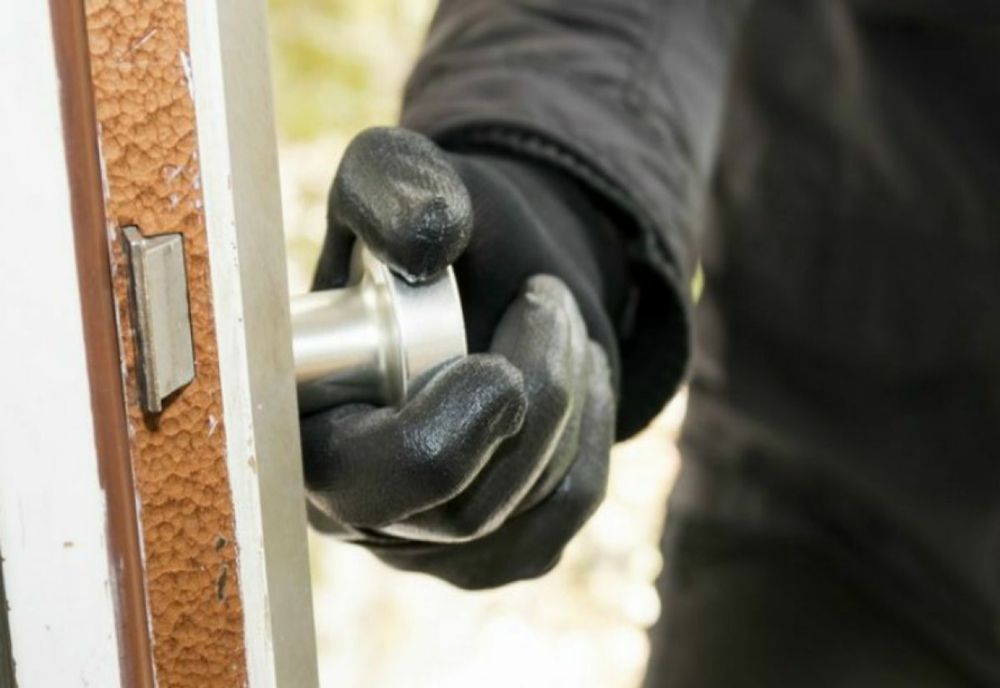 Feteștean reținut pentru furt și influențarea declarațiilor