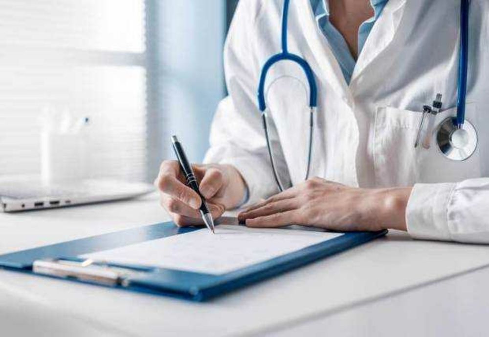 PACIENȚII CU AFECȚIUNI CRONICE SE POT PREZENTA LA MEDICUL SPECIALIST FĂRĂ BILET DE TRIMITERE