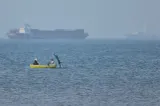 Petrolier în flăcări după un atac în Strâmtoarea Ormuz