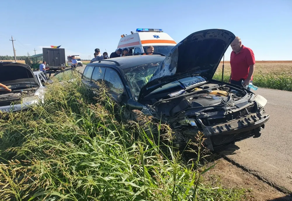 FOTO| Două persoane rănite într-un accident pe DJ 201B
