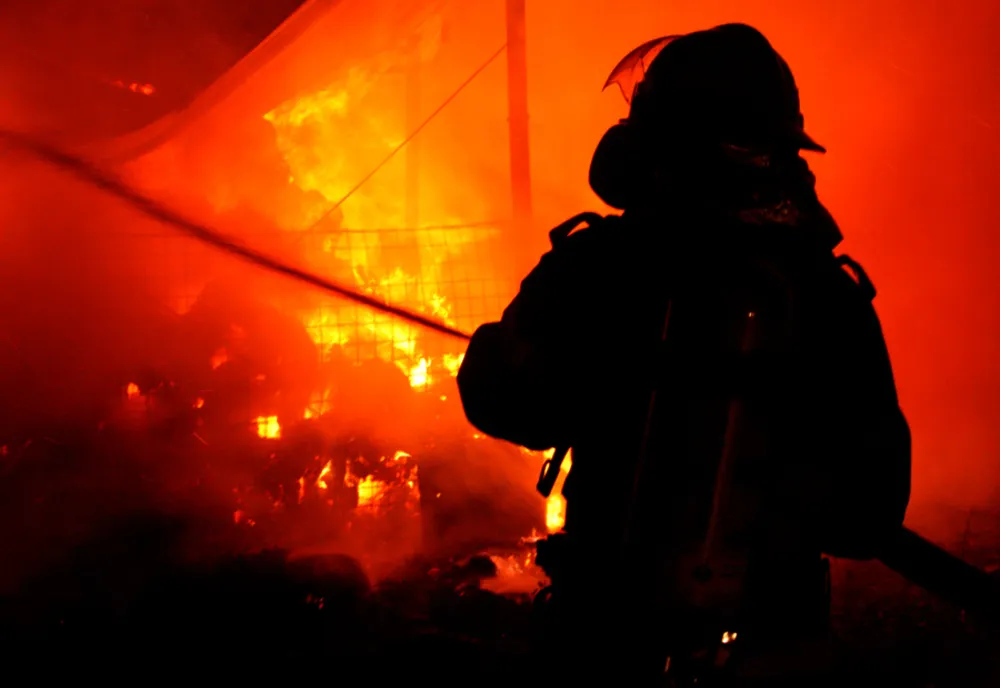 Joaca unor copii cu focul, cauza unui incendiu violent în comuna Scânteia