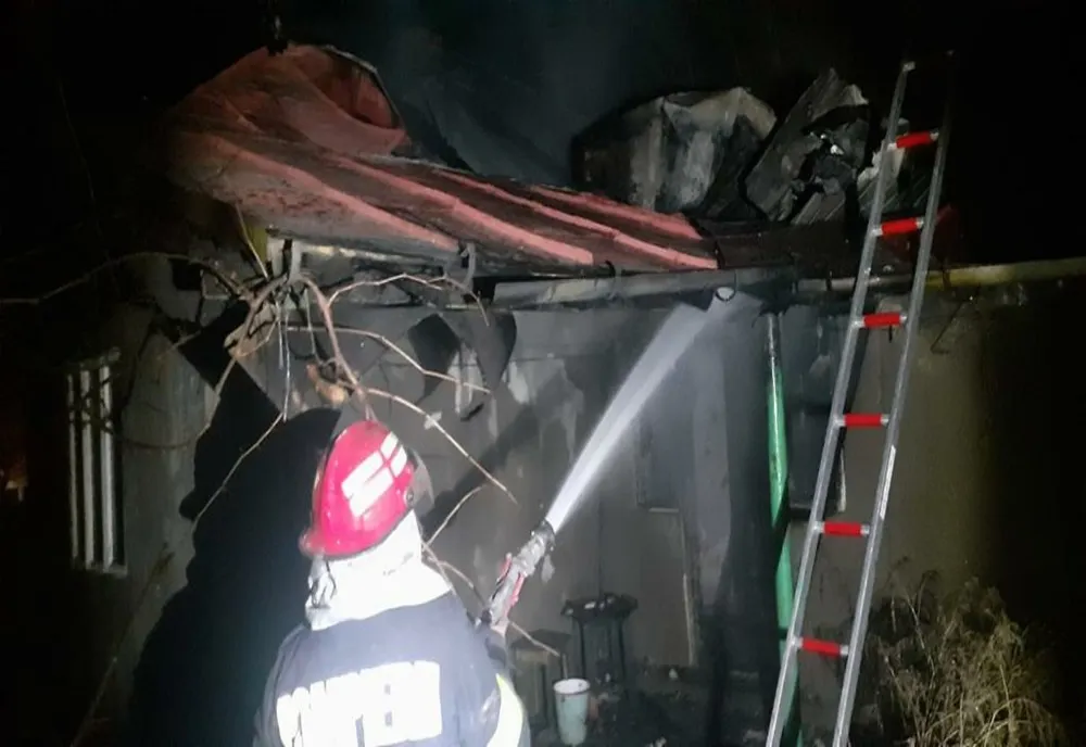 FOTO| Incendiu violent în Platonești De la ce au pornit flăcările