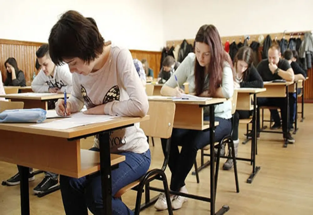 RATA DE PROMOVARE LA SESIUNEA A DOUA A BACALAUREATULUI A CRESCUT CU 3% DUPĂ CONTESTAŢII