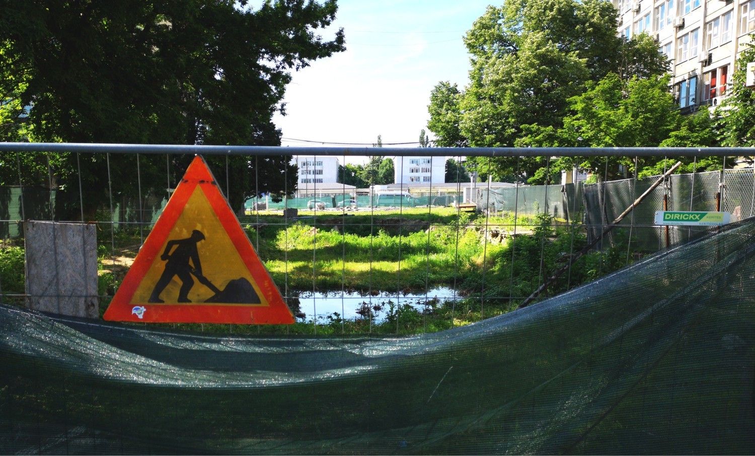 Vești proaste de la Primăria Slobozia: parcarea subterană rămâne fără acces auto încă doi ani!