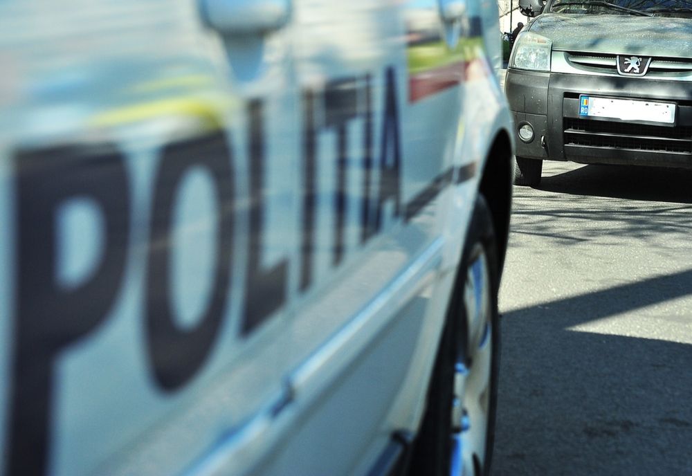 Percheziții domiciliare la persoane bănuite de contrabandă cu țigări, băuturi alcoolice și produse alimentare