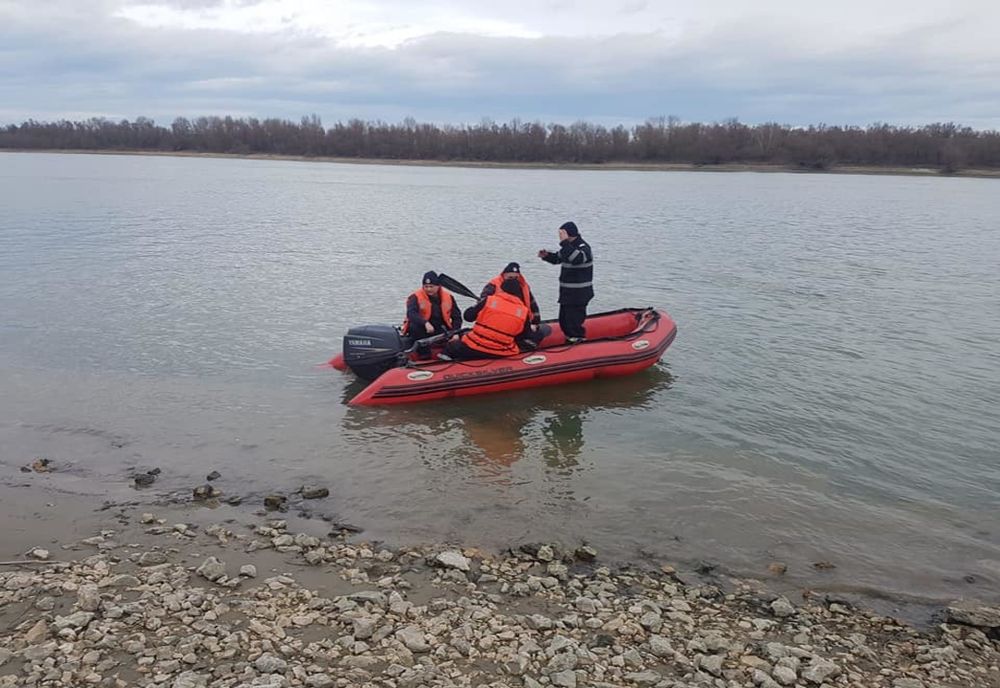 Două persoane dispărute în apele brațului Borcea