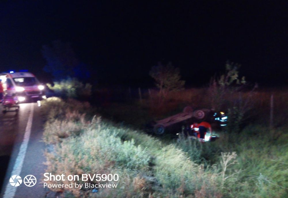 FOTO| Accident teribil în Ialomița: un mort și patru răniți, după ce un șofer s-a răsturnat cu mașina