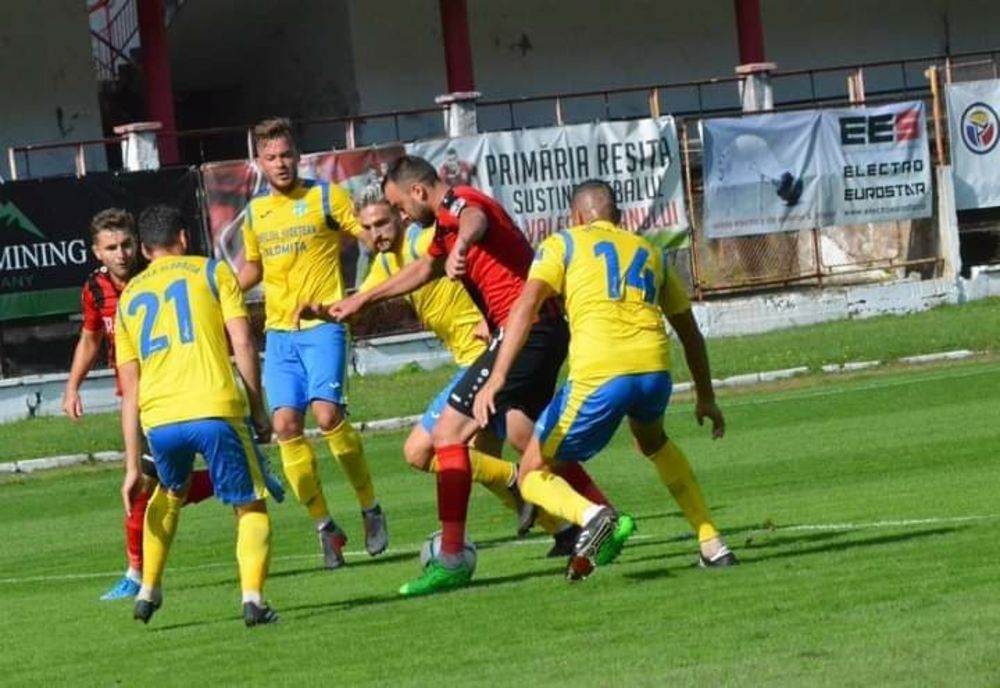 FOTO Unirea n-a avut milă și a demolat-o pe Reșița!