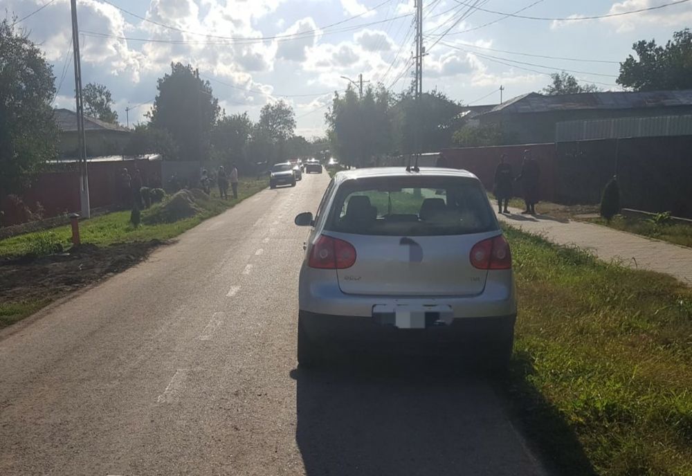 Copil de patru ani, spulberat de o mașină după ce a traversat prin loc nepermis