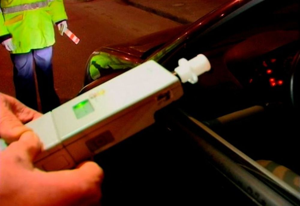 Oprit în trafic de polițiști