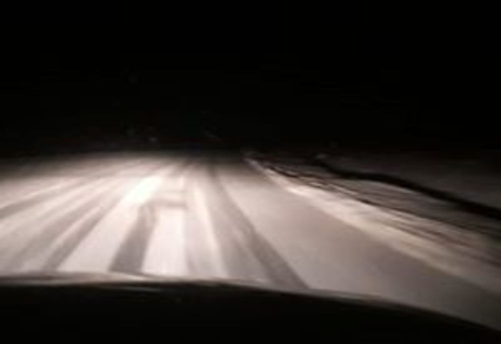 Avertisment CNAIR. Ce se întâmplă cu materialul antiderapant împrăștiat pe carosabil