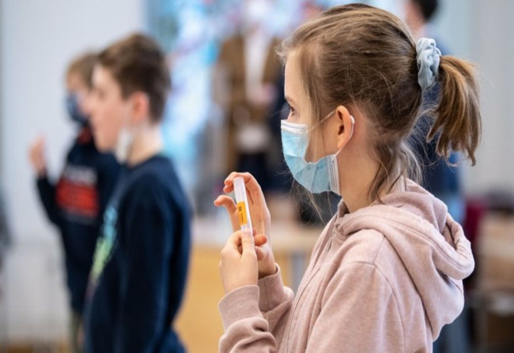 Anunț de ULTIM MOMENT al Ministerului Educației: Ce se întâmplă cu testarea elevilor anti-Covid pe bază de salivă