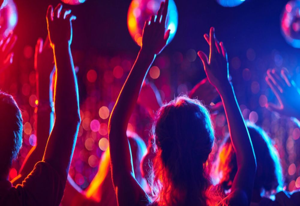 Petrecere "spartă" de polițiști. Amenzi pe bandă rulantă