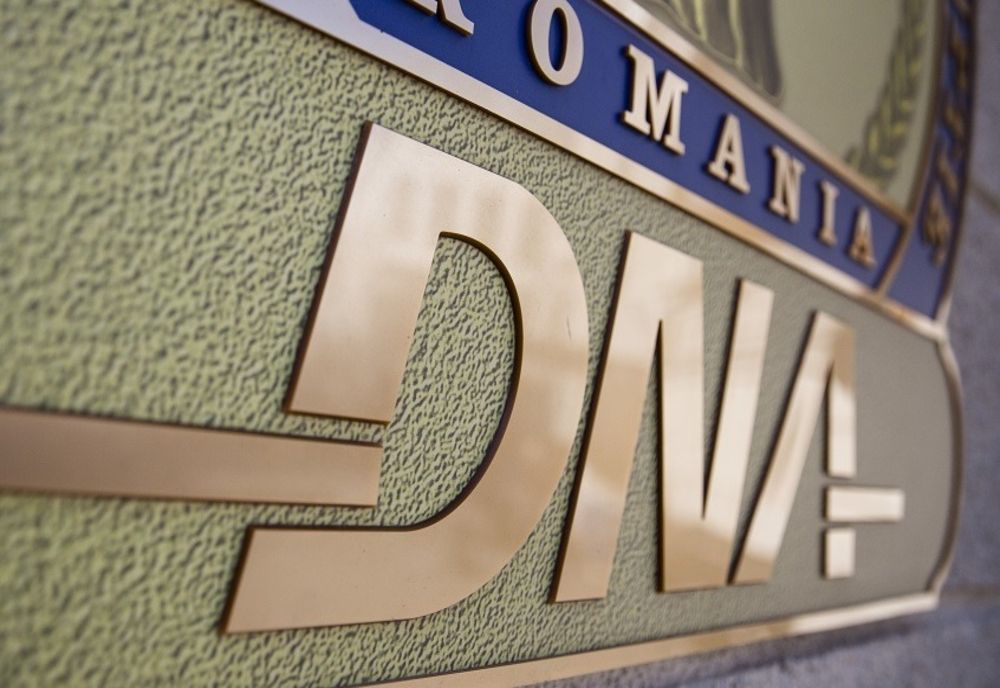 Inspector școlar din Constanța prins că a luat mită. Acord de recunoaștere a vinovăției la DNA 