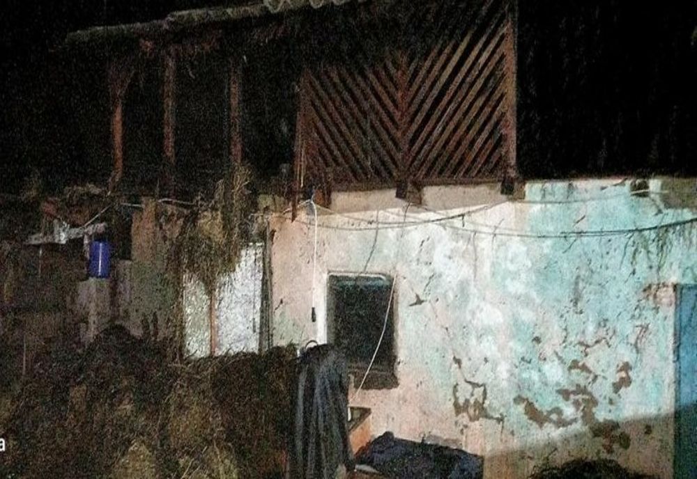 Incendiu violent la Bucu. O persoană transportată la spital