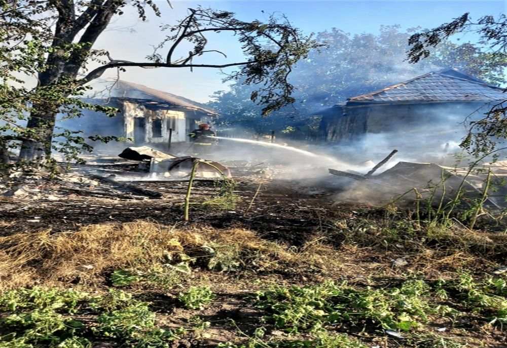 Femeie arsă de vie în propria casă