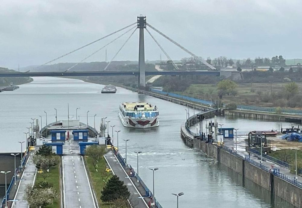 Debite scăzute pe Dunăre