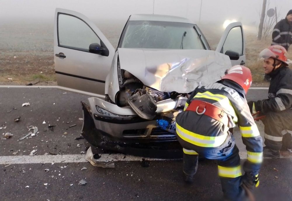 FOTO Impact frontal pe drumurile din Călărași. Patru persoane rănite, printre care un copil