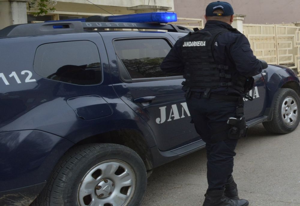 Adolescent prins de jandarmi în Parcul Teohari, în timp ce încerca să vândă substanțe interzise