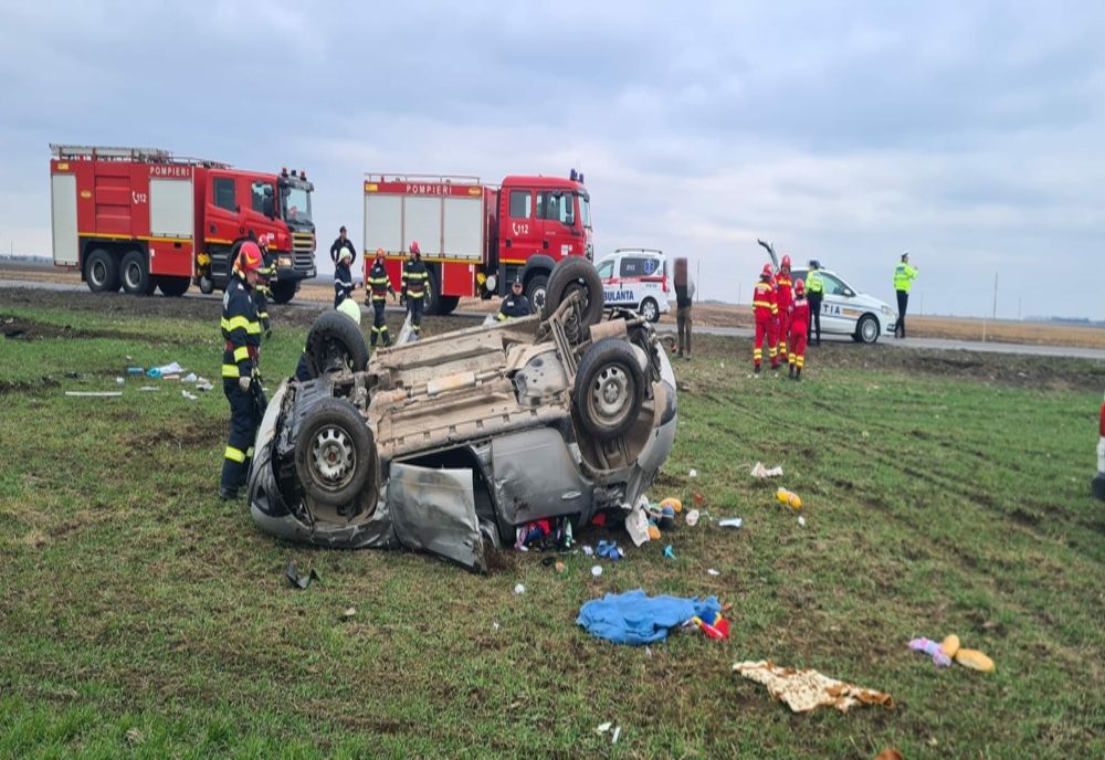FOTO Impact violent între un autotren și un autoturism. Două victime 