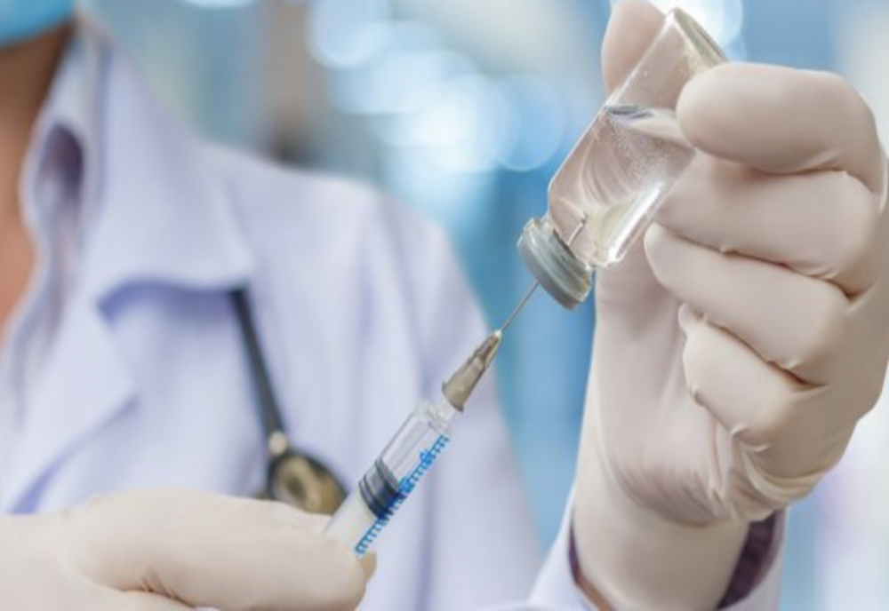 Vaccin HPV, gratuit la fete până la 18 ani: Va fi compensat pentru băieți și tinere peste 18 ani