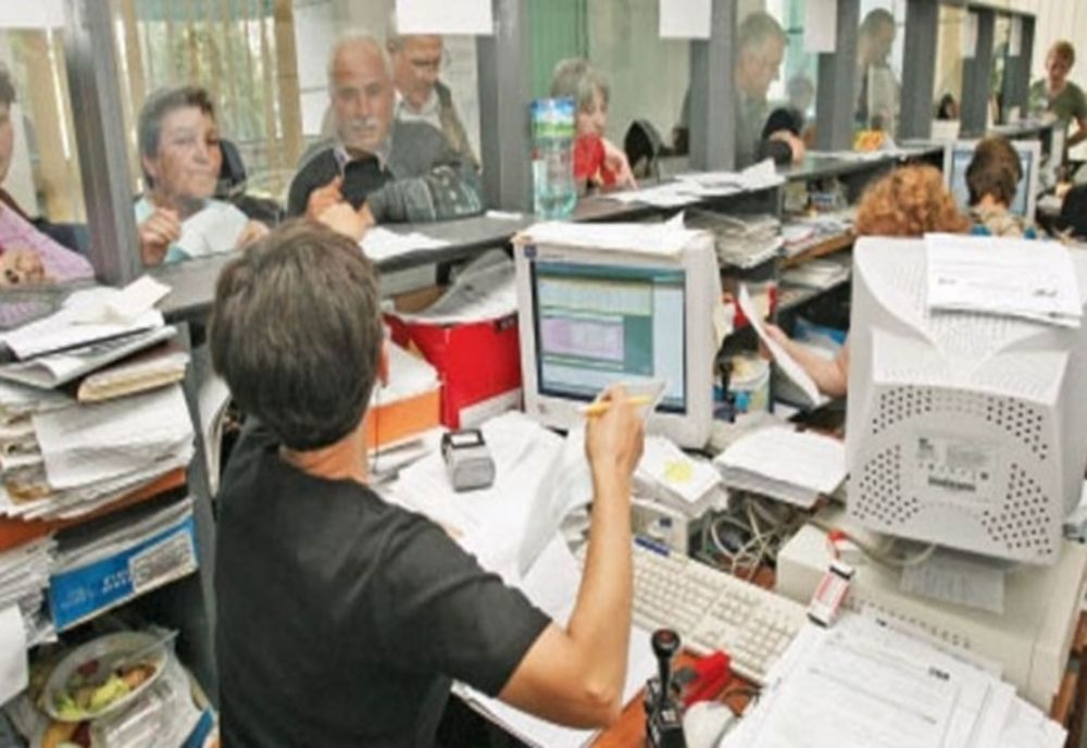 FUNCȚIONARII PUBLICI, TESTAȚI ANUAL: CE NOTE TREBUIE SĂ IA PENTRU A-ȘI PĂSTRA LOCUL DE MUNCĂ