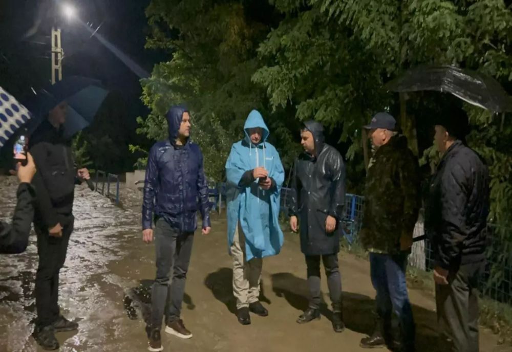 NICOLAE CIUCĂ, MESAJ DE COMPASIUNE DIN MIJLOCUL SINISTRAȚILOR DIN SLOBOZIA CONACHI, GALAȚI: ”LE-AM ASCULTAT DUREREA ȘI LE-AM PROMIS CĂ NU VOR FI LĂSAȚI SINGURI ÎN FAȚA NENOROCIRII”