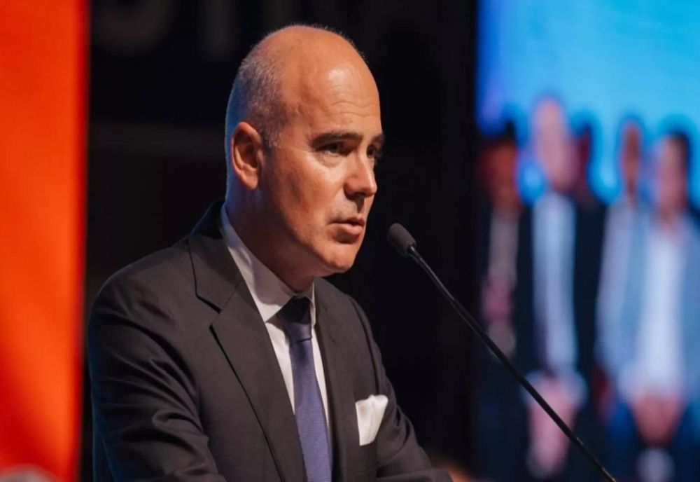 RAREȘ BOGDAN, MESAJE DE FORȚĂ DIN SPANIA ȘI AUSTRIA: LUI NICOLAE CIUCĂ I SE DATOREAZĂ APĂRAREA MILITARĂ A ROMÂNIEI. ARE O CARIERĂ ÎN SPATELE SĂU