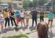 Doi studenți pakistanezi învață copii din Sudiți să viseze în limba engleză
